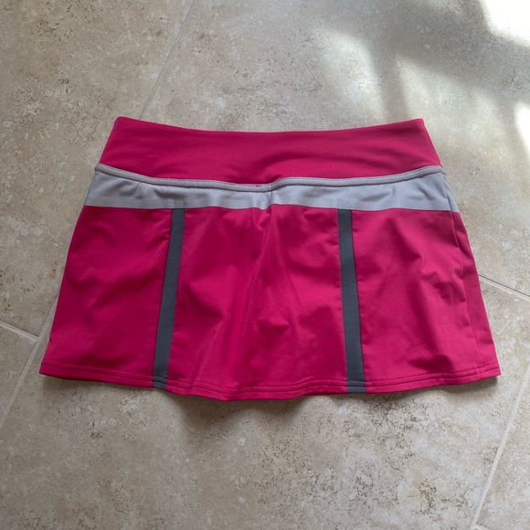 Size Small Nike Tennis Skirt - Picture 4 of 4